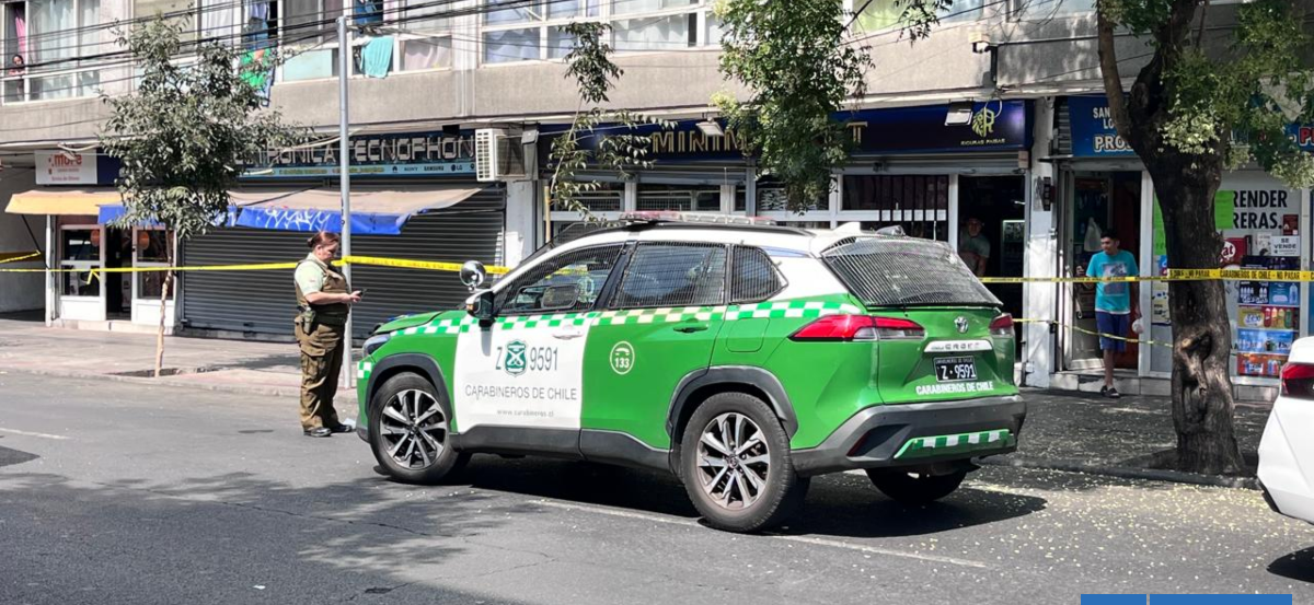 Delincuente resulta baleado tras intento de robo en local de cambio de dinero en Santiago