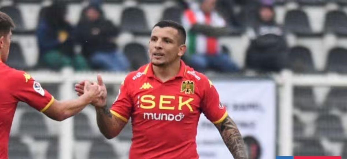 Unión Española se cansa de ’rebeldía’ de Vecchio y le lanza ultimátum: "Lo invitamos a que entrene"