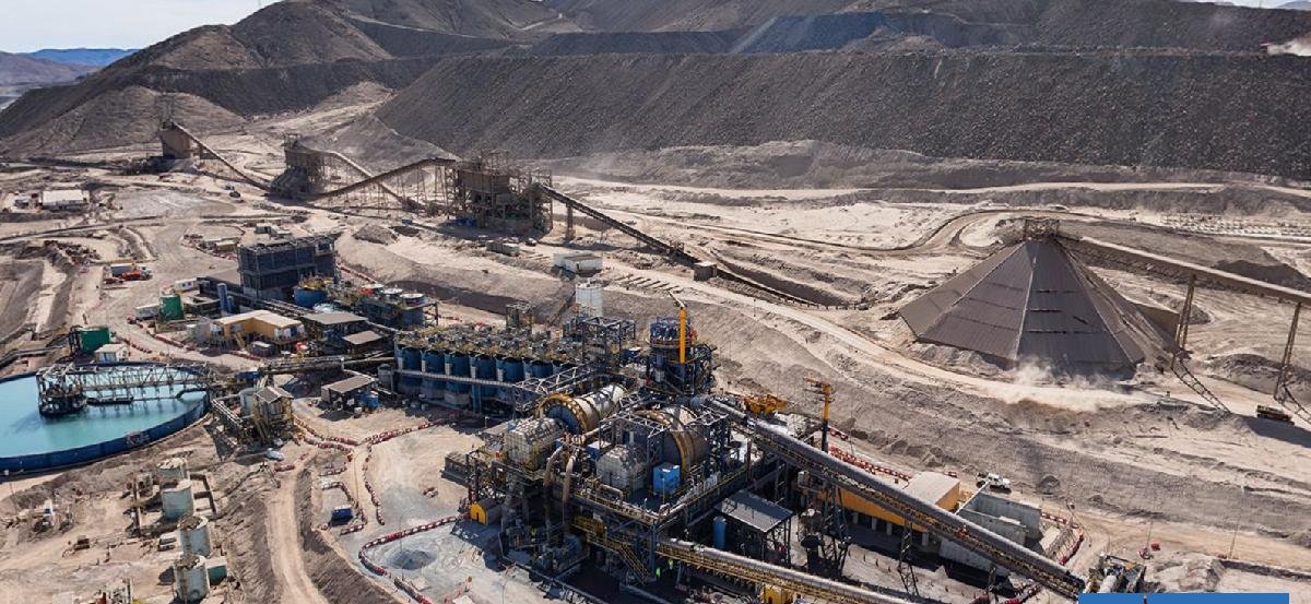 Crisis en Mantoverde por huelga: Minera advierte riesgo de producción tras incidente en planta crítica