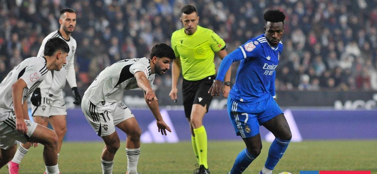 Hincha que lanzó plátano a Vinicius en Albacete arriesga millonaria multa y prohibición de ingreso