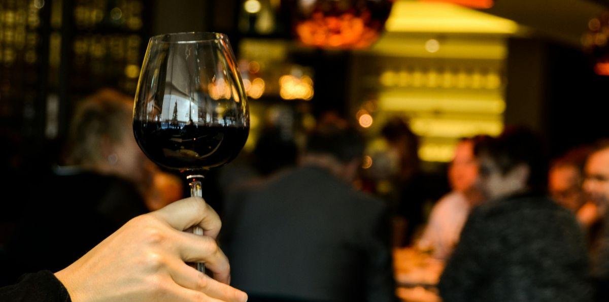 Cuál es el aditivo que está prohibido en Japón y que llevó a retirar 40 mil botellas de vino chileno