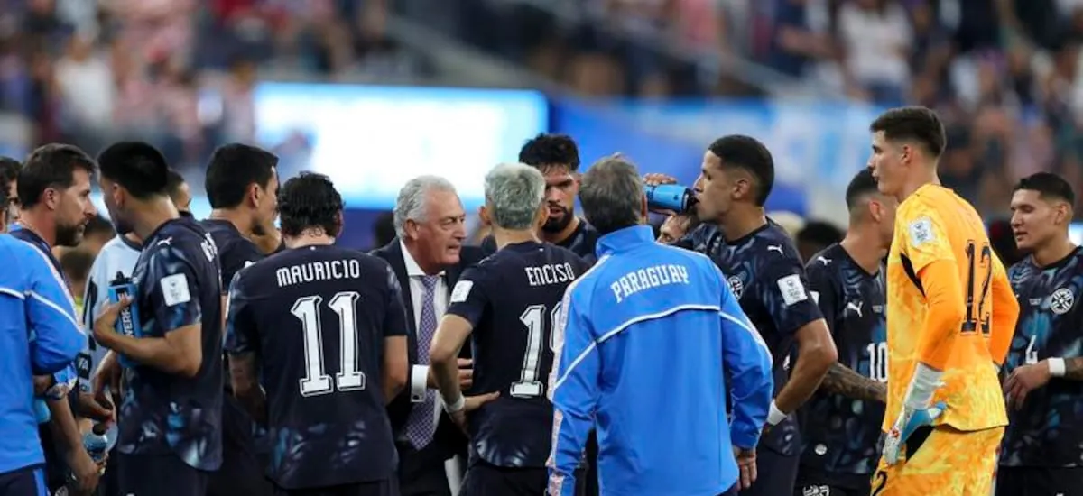 La crítica de Gustavo Alfaro tras la sufrida victoria de Paraguay en el Mundial: “Me cuesta jugar a este deporte nuevo”