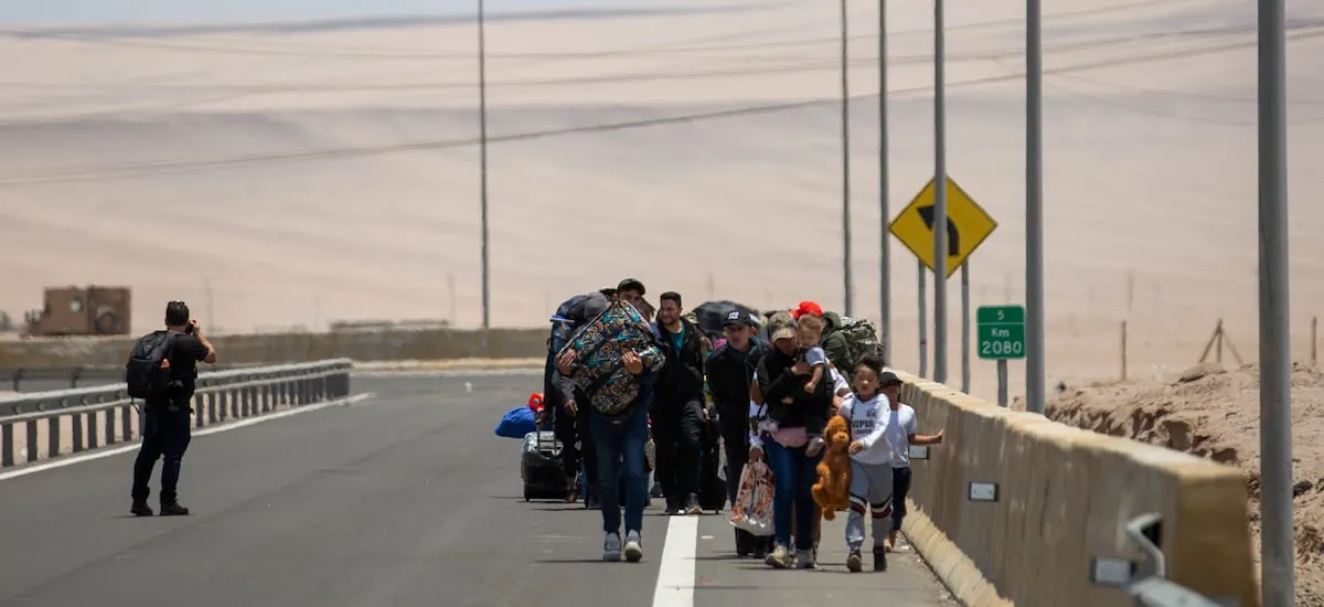 Perú declara estado de emergencia en frontera con Chile: usará drones para vigilancia