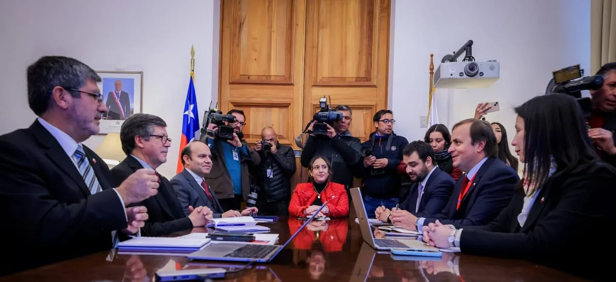 Auditoría al Estado detecta más de $1,4 billones en transferencias a fundaciones sin rendición e instruye investigar en cuatro ministerios