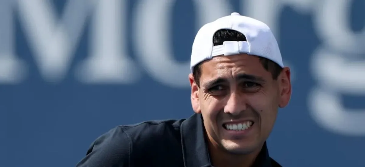 Alejandro Tabilo sucumbe ante Denis Shapovalov y se despide del ATP de Tokio