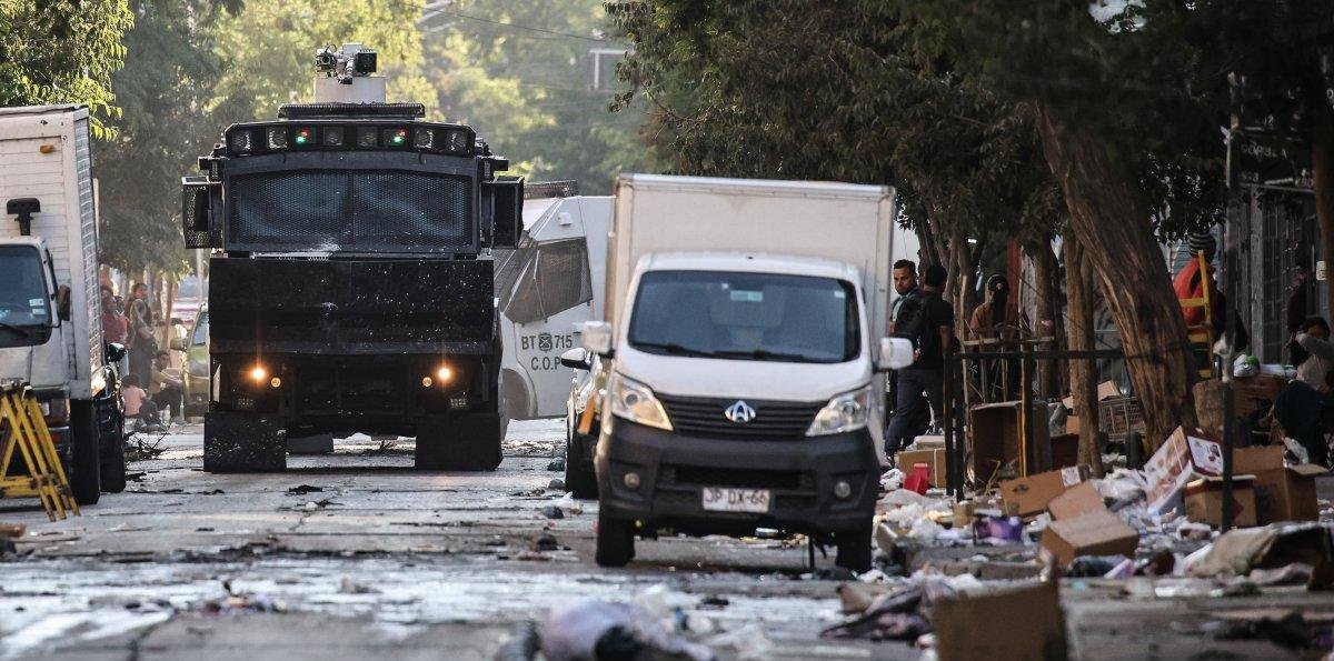 "Una noche del terror": vecinos de Blanco Encalada enfrentan amenazas tras desalojo en Meiggs