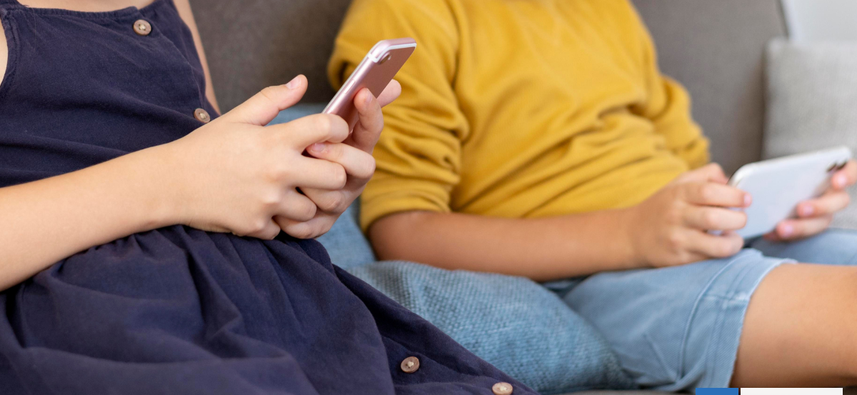 Durante las clases, el celular se guarda: Pero ¿qué ocurre en la casa?