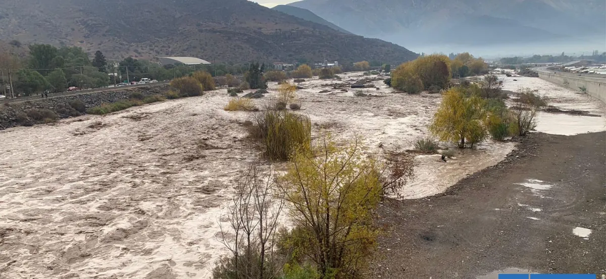Crecidas de río Aconcagua y Estero San Francisco obligan a evacuar sectores en 6 comunas de Valparaíso