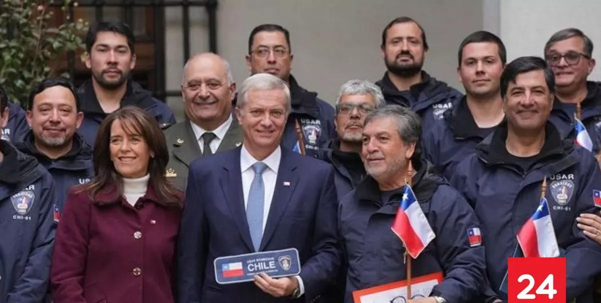 "Nos sentimos orgullosos": Pdte. Kast reconoce labores del grupo USAR de Bomberos tras misión en Venezuela