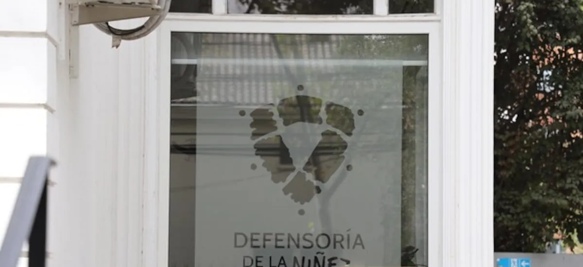 Defensoría de la Niñez anuncia querellas por tres homicidios que involucraron a menores esta semana