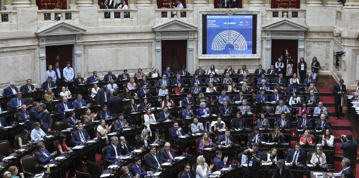 Diputados argentinos aprobaron rebajar la edad de imputabilidad penal a 14 años