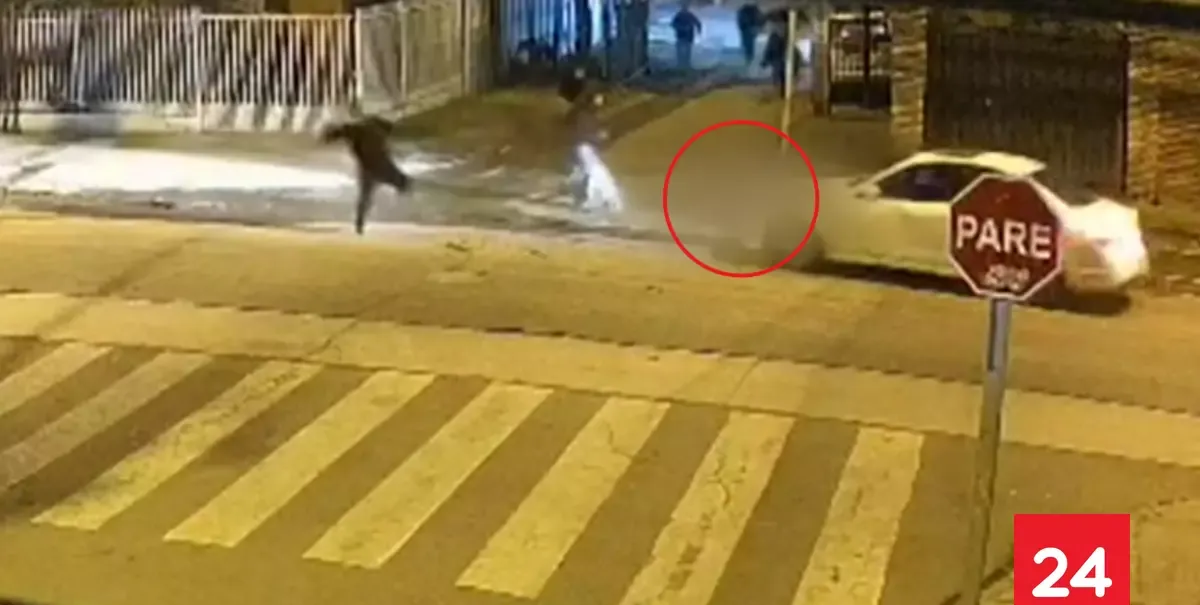 Video muestra atropello a mujer: intentaba rescatar a sus hijos durante encerrona en Maipú