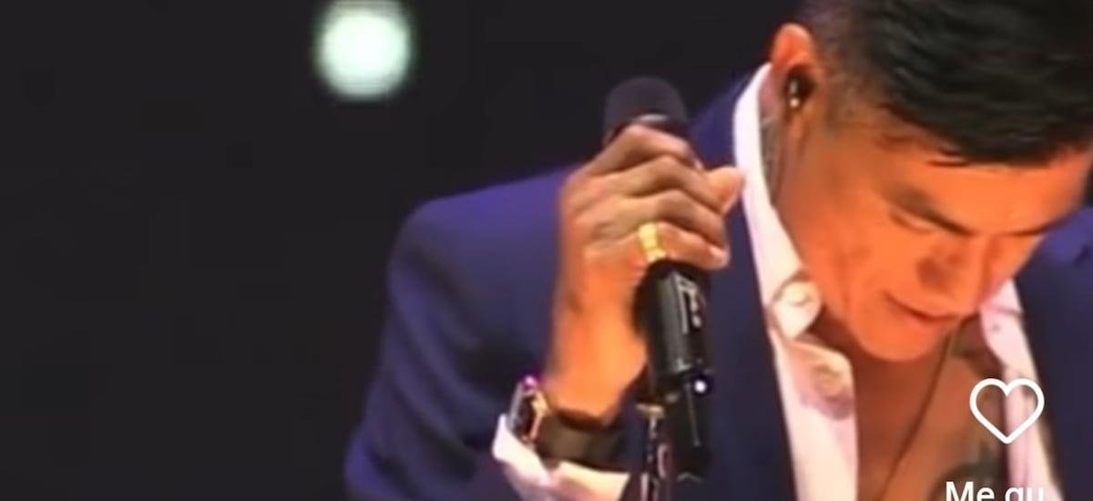 Llegó a la hostal y “ahí le cambió el rostro”: revelan la inusual actitud de Américo antes de su último show en Chile