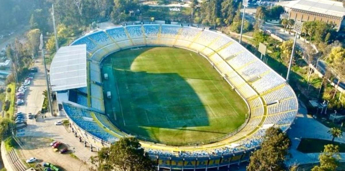Viña del Mar trabaja de acuerdo a planificación previa para recuperar cancha de estadio Sausalito tras concierto de Chayanne