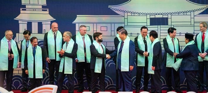 Boric finaliza gira a Corea del Sur estrechando lazos con Asia y denunciando políticas de Trump