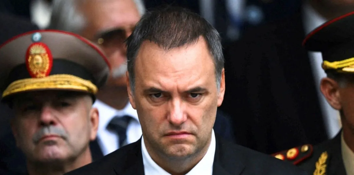 Renuncia jefe de Gabinete de Javier Milei tras admitir que ocultó US$500 mil en sus declaraciones patrimoniales