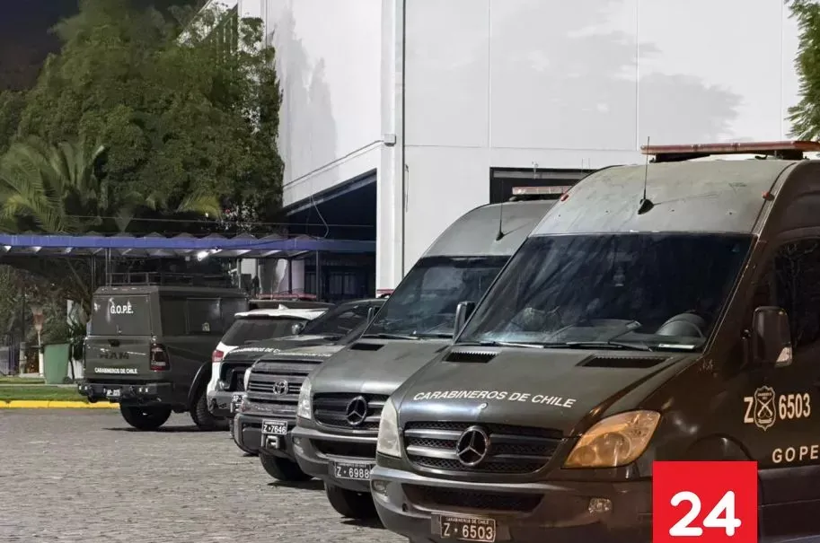 Evacúan campus de Usach por aviso de bomba: enviaron correos masivos y anónimos