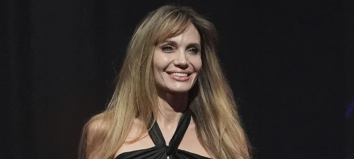 Fotos | Angelina Jolie pone a la venta la mansión que compró en 2017 en Los Ángeles tras su divorcio de Brad Pitt