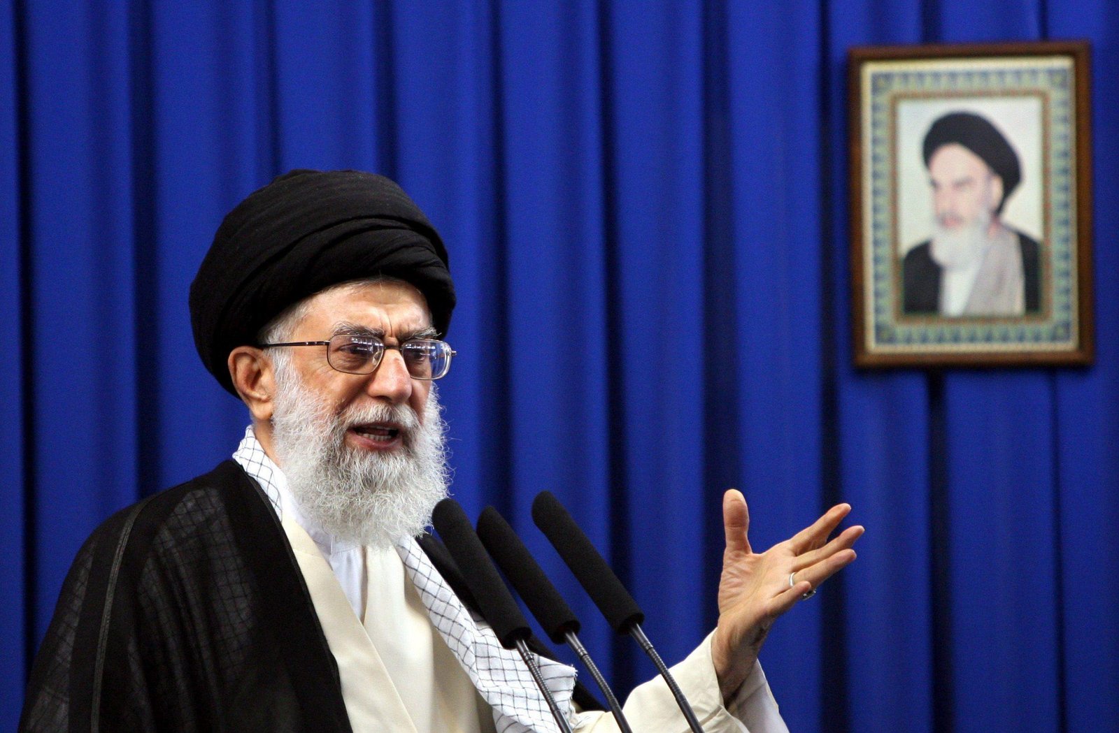 Quién era Ayatollah Ali Khamenei, el líder supremo de Irán que acaparó el país desde 1989