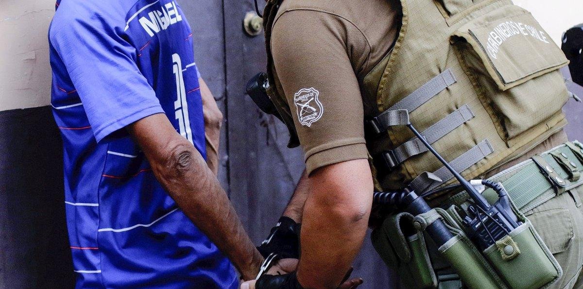 Persecución policial por "abordazo" en Lo Barnechea dejó dos detenidos