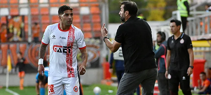 Cayó otro técnico en el fútbol chileno y se fue disparando contra el dueño del club