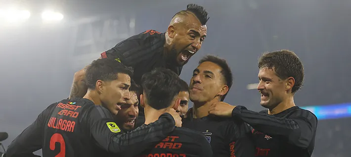 Colo Colo derrota a la UC en el primer clásico en el Claro Arena y se escapa como líder del Torneo Nacional
