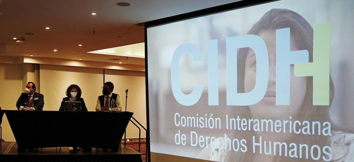 La paradoja de las promesas vacías