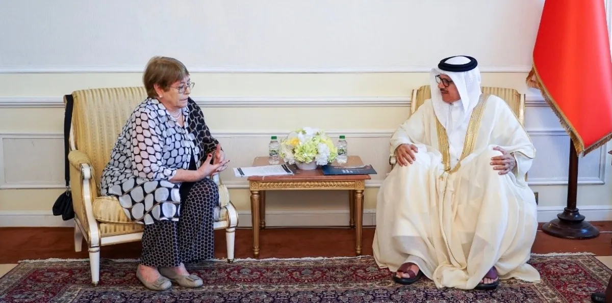 Bachelet se reúne con el canciller de Bahréin en el marco de su despliegue internacional por su candidatura a la ONU