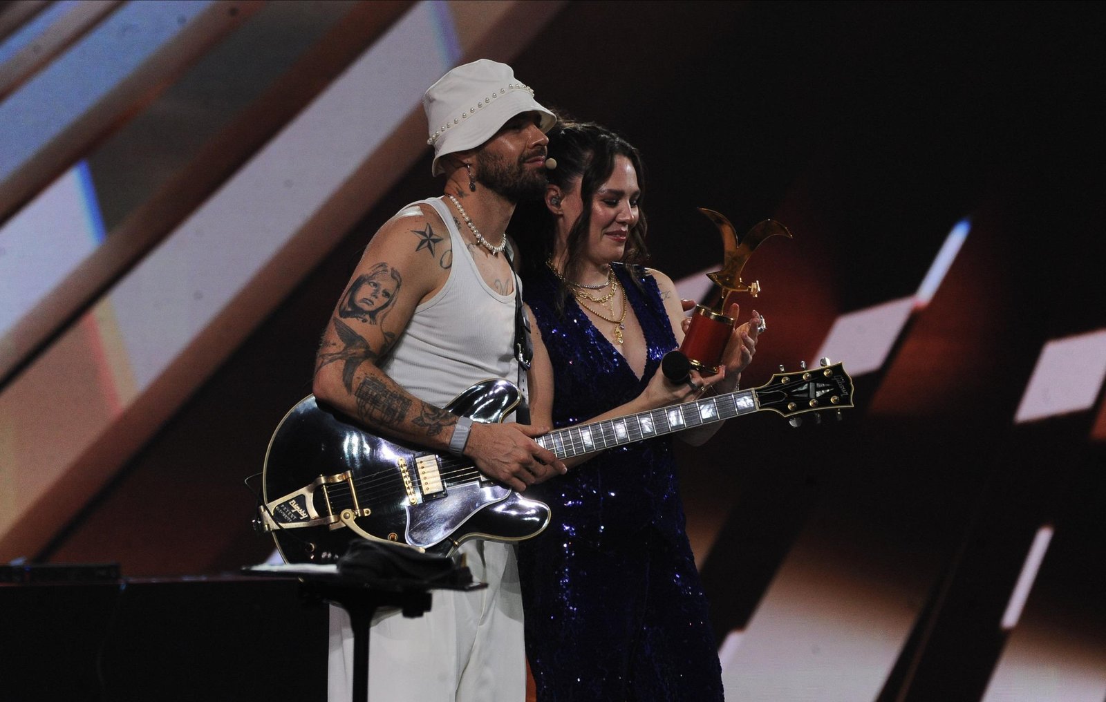 El desconocido motivo por el que vocalista de Jesse & Joy lloró en pleno escenario de Viña 2026