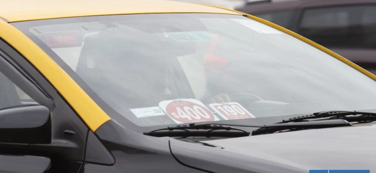 Fiscalía logra internación provisoria de dos adolescentes por violento asalto a taxista en Quellón