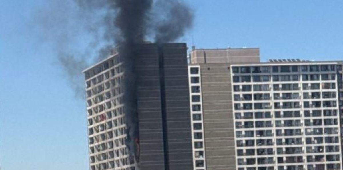 Incendio en un piso 15 obligó a evacuar edificio de Estación Central