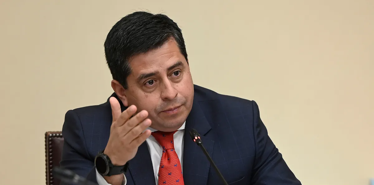 Tambalea el acuerdo senadores PPD-Gobierno: Araya admite que están “repensando” pasos a seguir tras rebaja del impuesto corporativo