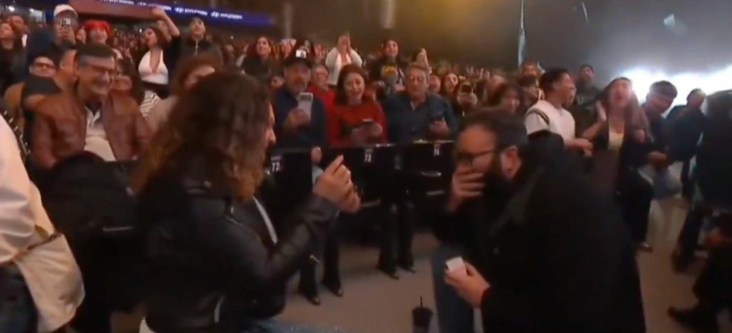 El inesperado doble matrimonio que emocionó a Mon Laferte en Viña 2026: “¡Felicidades!”