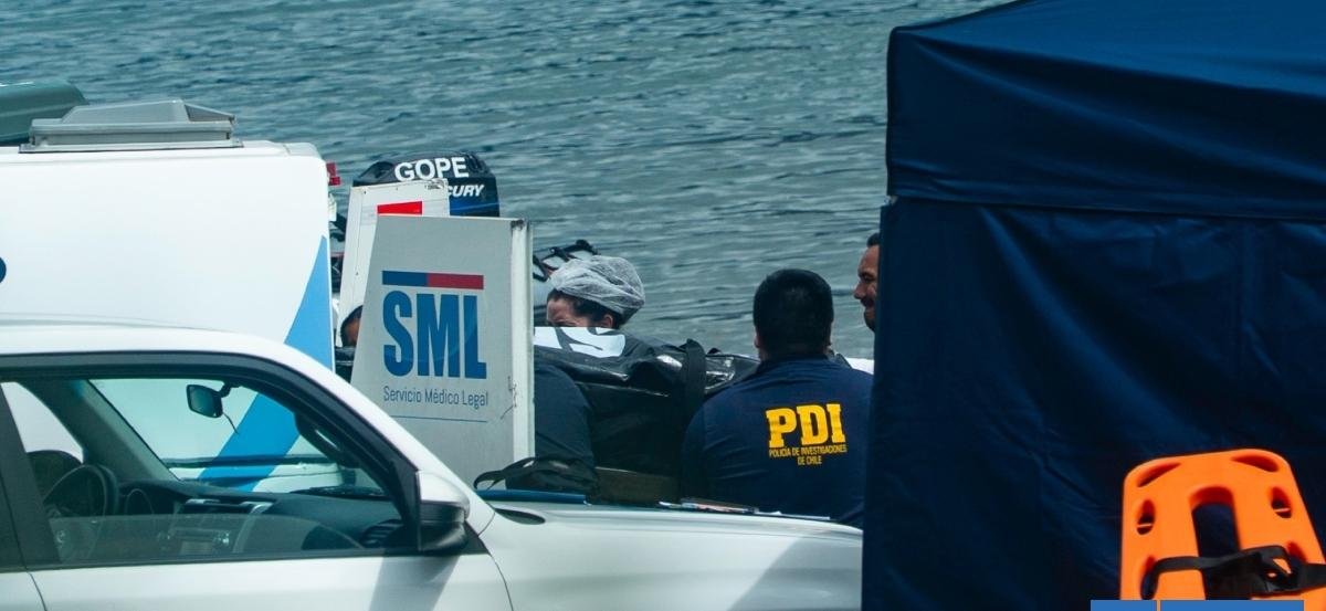 Naufragio de catamarán en Reloncaví: tripulantes habrían quedado atrapados al interior de embarcación