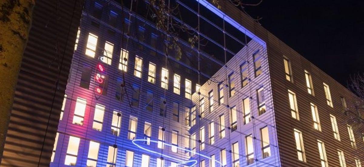 Fiscalía formalizará a exgerente de gigante suizo de implantes dentales por presunto delito de estafa