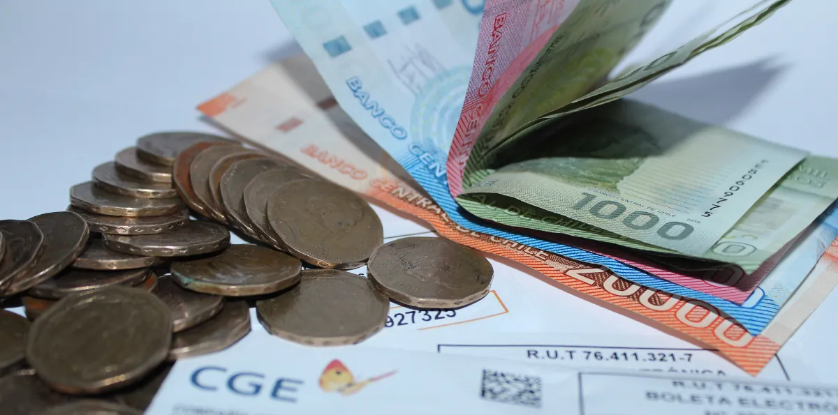 SEC posterga cobro de alza en las cuentas de la luz hasta julio de 2026