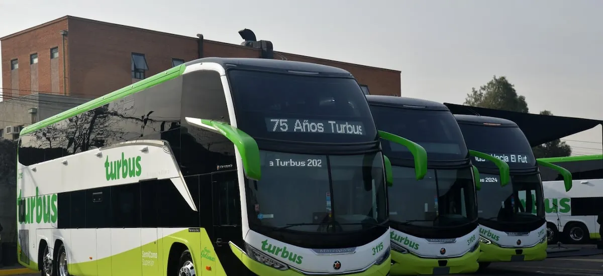 Alertan por posible gran alza en pasajes de buses ante cambios en el precio de combustibles