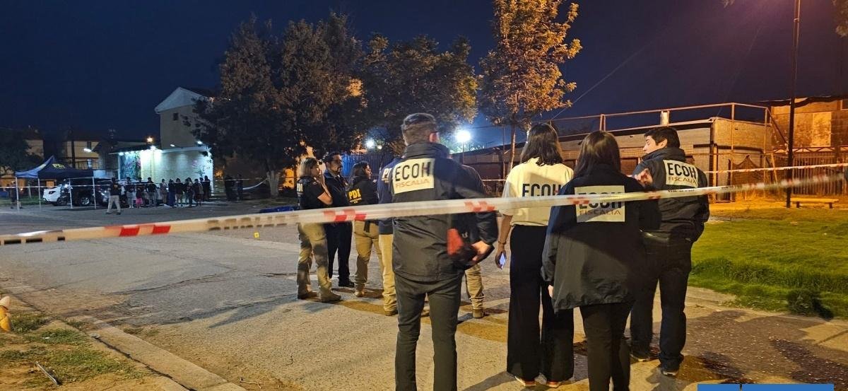 Investigan doble homicidio ocurrido en una plaza de La Pintana: hubo más de 30 disparos