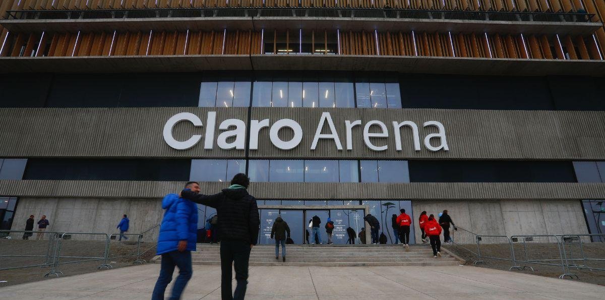 El Claro Arena de Universidad Católica gana premio al Edificio del Año 2026