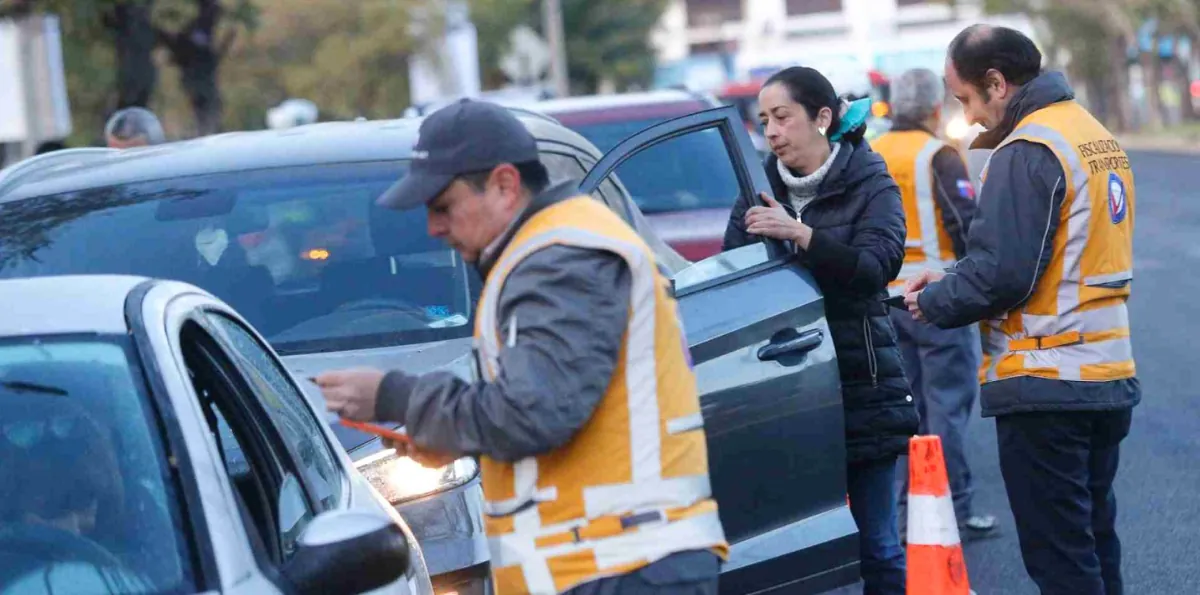 Restricción vehicular: las patentes que no pueden circular en la RM este lunes 20 de julio