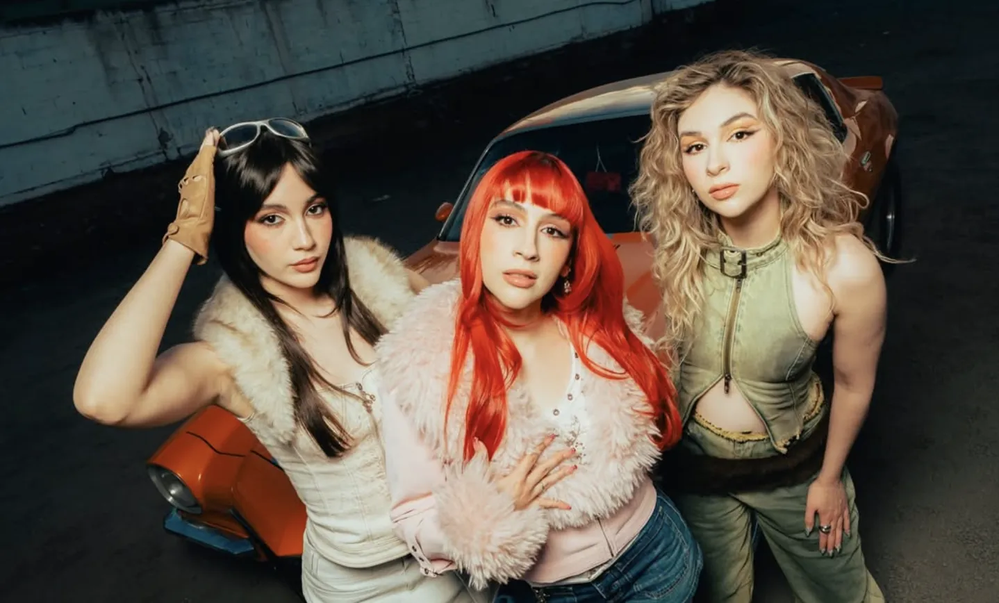 The Warning abrió la tarde de Lollapalooza Chile en una ráfaga de energía con guiño a Los Prisioneros