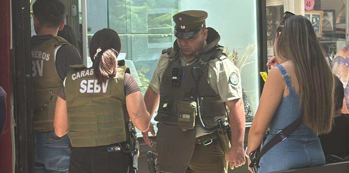 Se vistieron de obreros para camuflarse: Ladrones roban más de $300 millones en violento asalto armado a joyería de Providencia