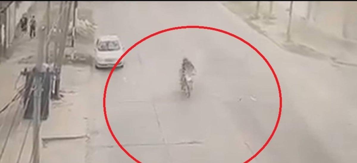 Video aclara terrible tragedia: motorista murió degollado por cuerda que cruzaba la calle y su hijo alcanzó a agacharse