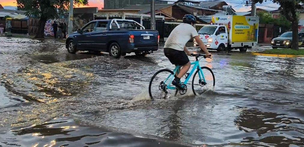 1.162 viviendas afectadas: Senapred actualiza balance tras lluvias en la Región Metropolitana