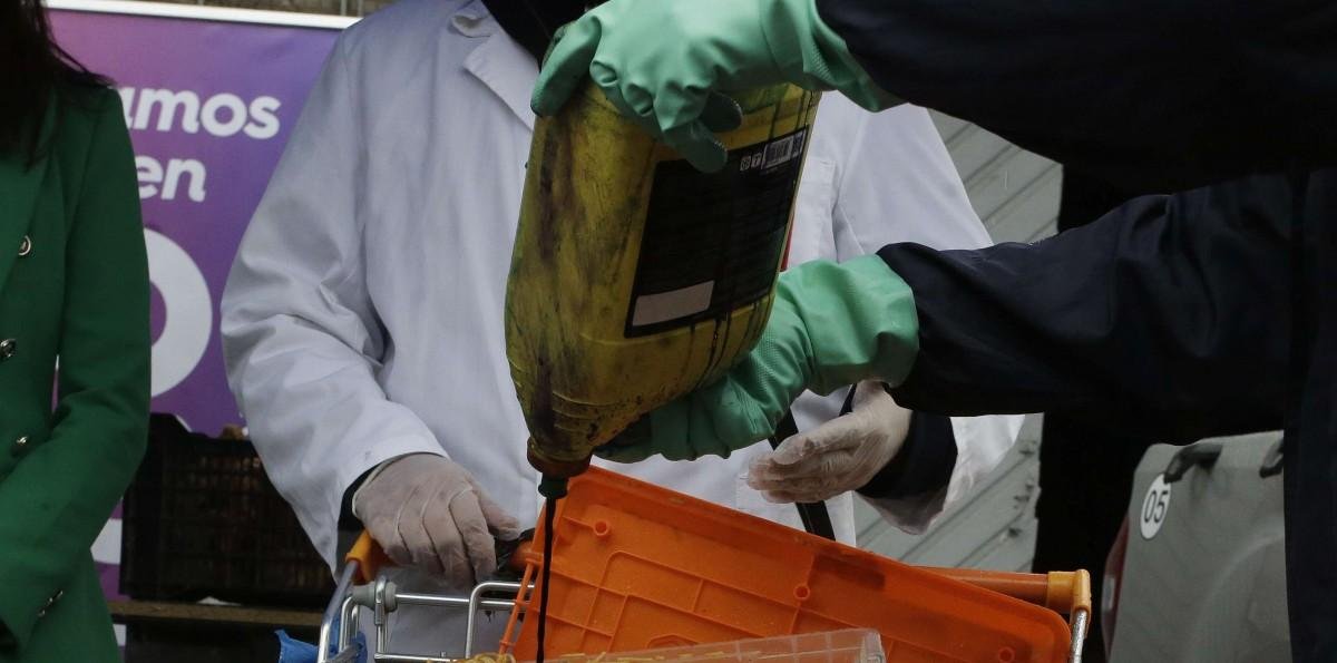 Incluirá clasificación de "riesgo alto": Así será la nueva norma con la que se busca regular la venta de comida en la calle