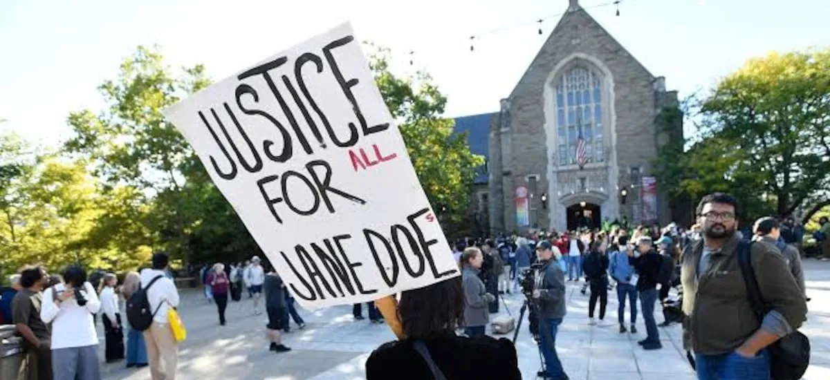 La universidad de Cornell suspende las fiestas de las fraternidades tras la denuncia de una violación en 2024