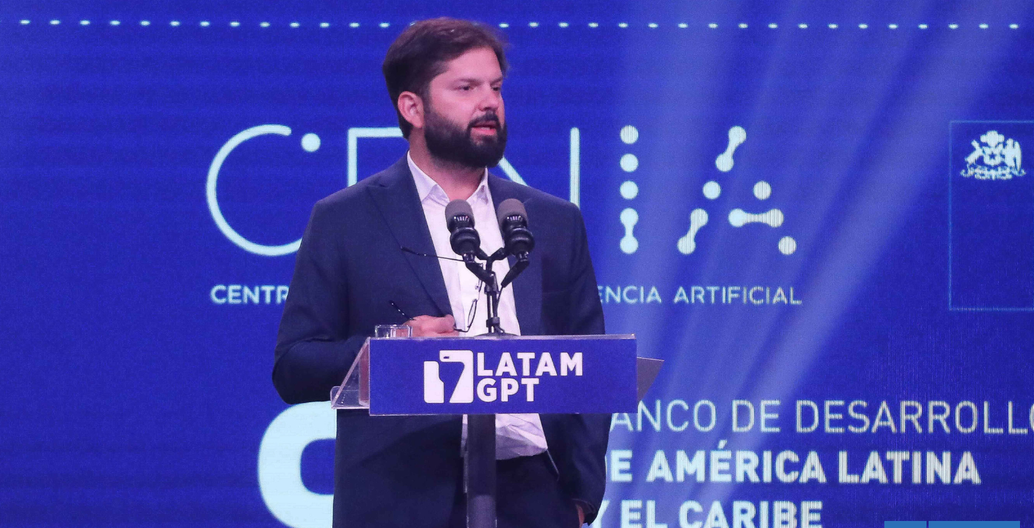 Boric celebra Latam-GPT con dardos a Trump y calificando lo de Bad Bunny como un "acto geopolítico"