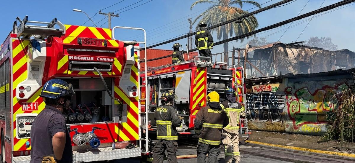 Municipalidad de Quilpué presenta querella criminal contra barristas que habrían provocado incendio
