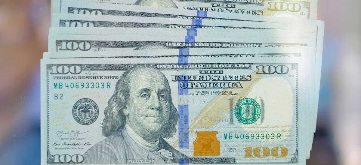 El dólar retoma su tendencia a la baja gracias al salto del precio del cobre