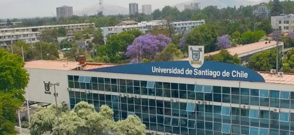 Contraloría detecta irregularidades en la administración de liceos de la Usach: cuestionó pagos, gastos y contratos
